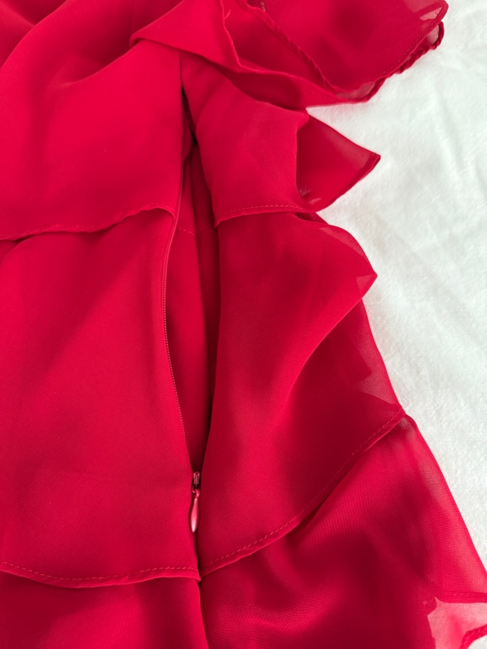 Tahari Arthur S. Levine Red Tiered Chiffon Dress Size 10 – Flowy, Lightweight - Picture 10 of 10